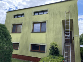 cistenie fasady rodinneho domceka pred